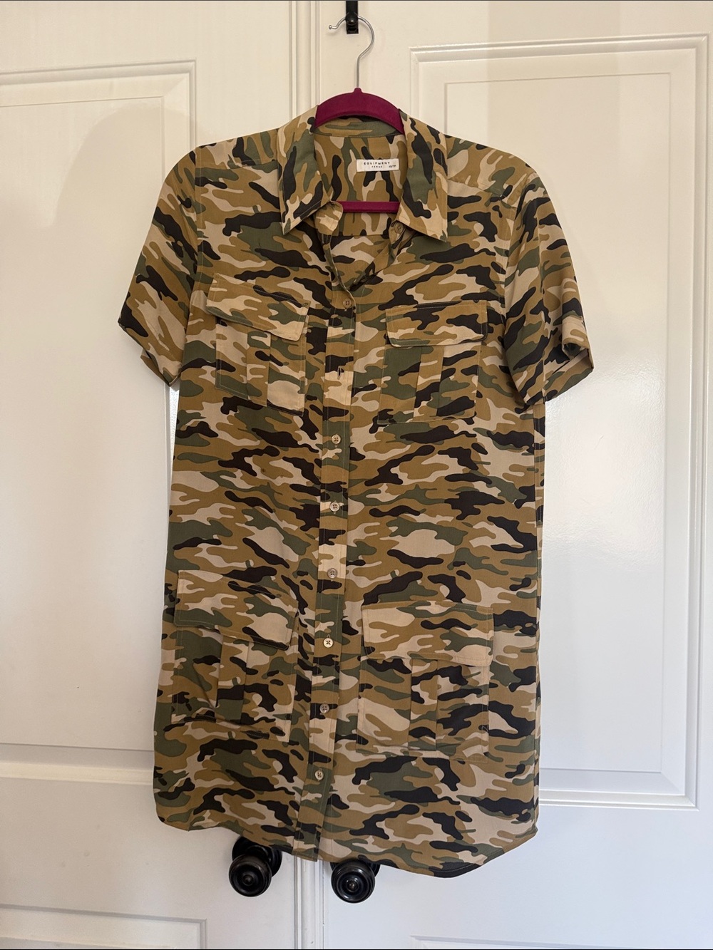 Equipment Femme Camouflaged Short-Sleeve Button-Up Shirt - Green Camo size xs